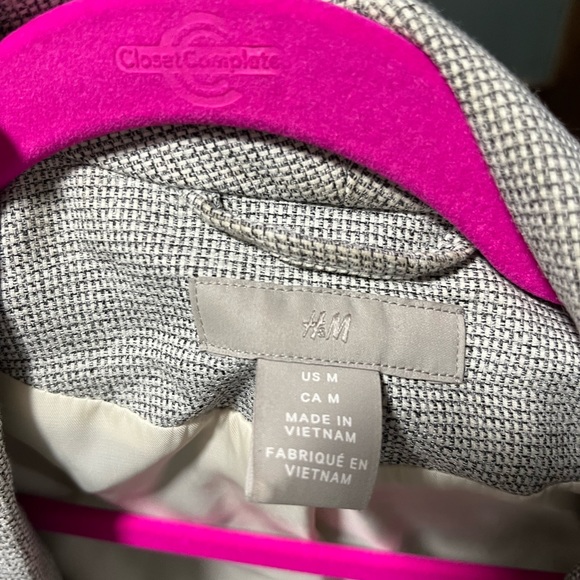 H&M Blazer - Picture 3 of 4